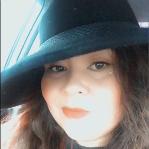 Meet your Posher, Paula